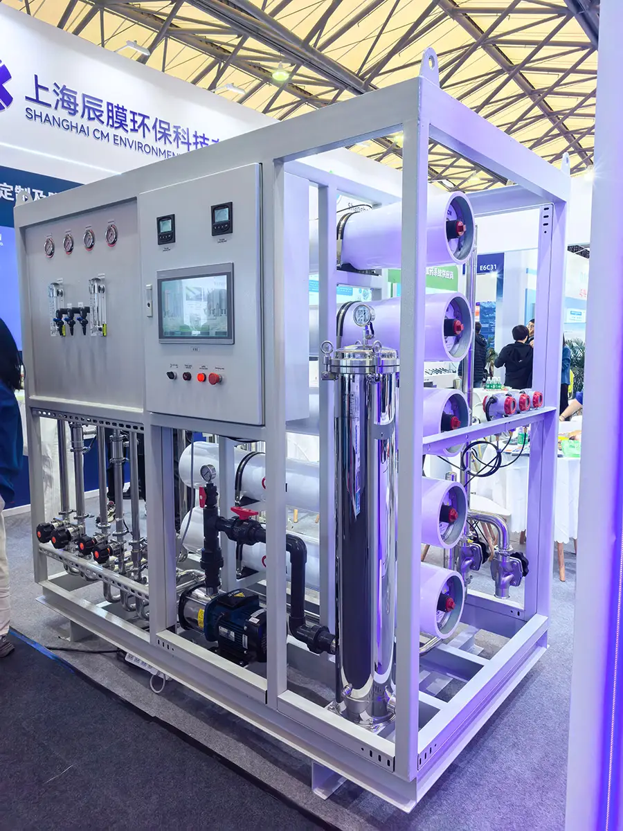 Technical discussion at trade show